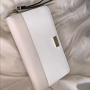 Kate Spade wristlet wallet